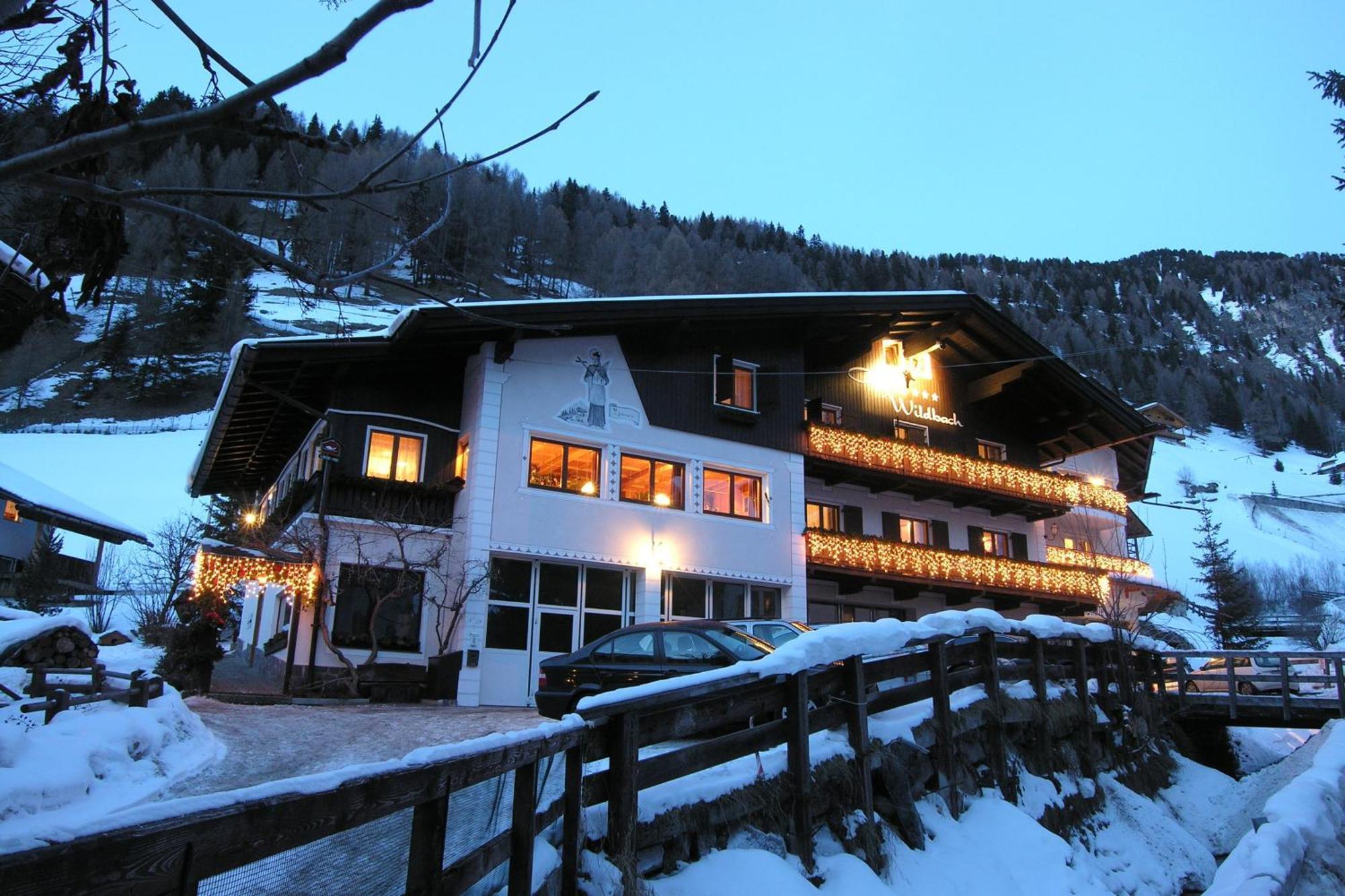 Garni Hotel And Apartments Wildbach Selva di Val Gardena Exterior photo